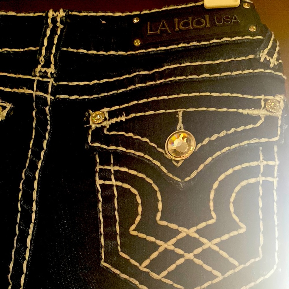 La Idol denim jeans size 7 in good condition with white stitching